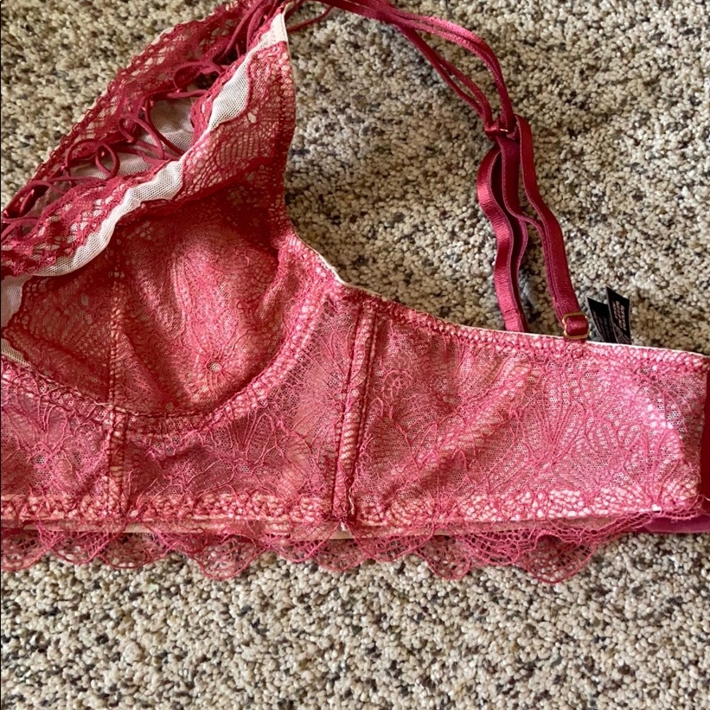SALE ⬇️$30 NEW VS Unlined Pink High Neck Bralette - Picture 6 of 8